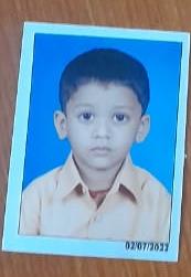 पैशा अभावी तन्मयाची शस्त्रक्रिया थांबली.<br><br>शस्त्रक्रियेसाठी ९ वर्षाच्या तन्मयला २लाखाची गरज.