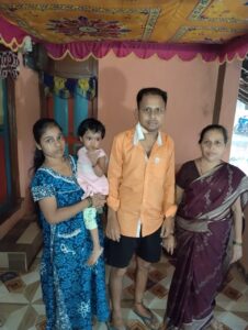 झोळंबेतील सुरेश गवस यांना शस्त्रक्रिया नंतरऔषध उपचारासाठी पाच लाखाची गरज… <br><br>दोन्ही किडन्या निकामी झाल्याने शस्त्रक्रिया आवश्यक.