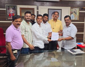 बांदा ग्रामस्थांची जिल्हा आपत्ती अध्यक्ष प्रमोद कामत यांची भेट.