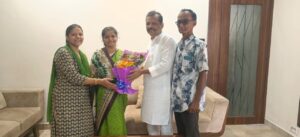 माजगाव येथे नवनिर्वाचित सरपंच शिवसेना जिल्हाप्रमुख संजू परब यांनी केले अभिनंद.<br><br>पुढील वाटचालीसाठी दिल्या शुभेच्छा.