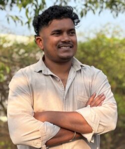 कवठणी नंतर साटेली येथे खनिज माफियांचा सुळसुळाट.<br><br>बोलेरो, इनोवा क्रिस्टा गाडीतून परराज्यातील गुंडांचे फेरफटके.<br><br>संबंधित प्रशासनाने वेळीच आळा घालावा: शिवसेना निष्ठावंत कार्यकर्ते: शंकर उर्फ अनिकेत मांजरेकर.