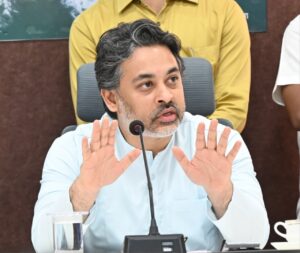 आमदार निलेश राणे यांच्या आक्रमक भूमिकेमुळे 12 तासांत शासनाकडून २०९.१० कोटींची मदत जाहीर.<br><br>आंबा-काजू उत्पादक शेतकऱ्यांना अधिवेशनात मिळाला दिलासा.<br>आद्यादेश जारी.