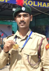 राज्यस्तरीय नेमबाजी स्पर्धेत साहिश तळणकरचा ‘सुवर्णवेध’<br><br>एसपीके महाविद्यालयातील विद्यार्थ्याच्या यशाचे कौतुक.