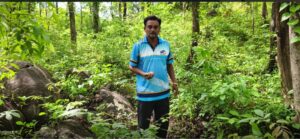 जोवेल डिसोजा यांचा अनोखा उपक्रम… <br><br>निसर्गाचा समतोल राखायचा असेल तर प्राणी वाचवा.<br><br>प्राण्यांसाठी फळं झाडांच्या बियांची करतात जंगलात लागवड.