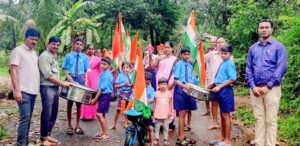 एकच नारा, एकच नारा… हर घर तिरंगा, घर घर तिरंगा!’<br><br>घारपी शाळेच्या विद्यार्थ्यांची देशभक्तीचा संदेश देणारी जनजागृती रॅली.